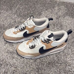 Nike Air Max Sneakers - Black and Tan